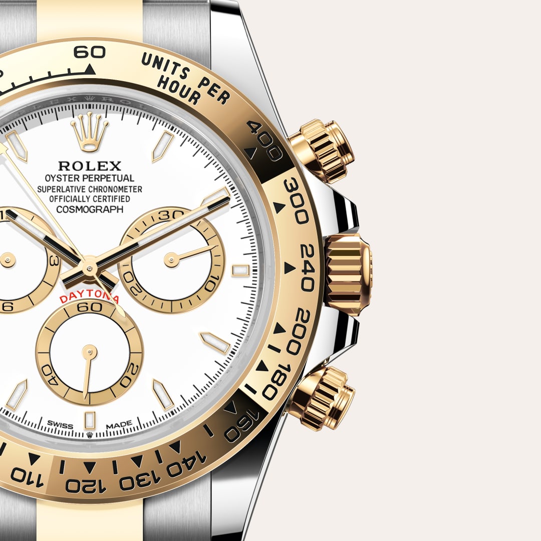 El oro es codiciado por su lustre y su nobleza. El acero afianza la fuerza y la fiabilidad. Juntos, combinan armoniosamente lo mejor de sus propiedades. Verdadera firma de Rolex, el Rolesor ha sido parte de los modelos Rolex desde principios de los años treinta y fue patentado como nombre en 1933. Es uno de los prominentes pilares de la colección Oyster Perpetual.