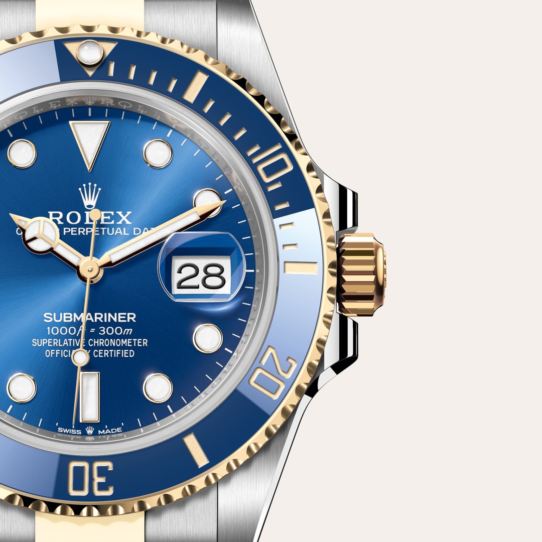 El oro es codiciado por su lustre y su nobleza. El acero afianza la fuerza y la fiabilidad. Juntos, combinan armoniosamente lo mejor de sus propiedades. Verdadera firma de Rolex, el Rolesor ha sido parte de los modelos Rolex desde principios de los años treinta y fue patentado como nombre en 1933. Es uno de los prominentes pilares de la colección Oyster Perpetual.