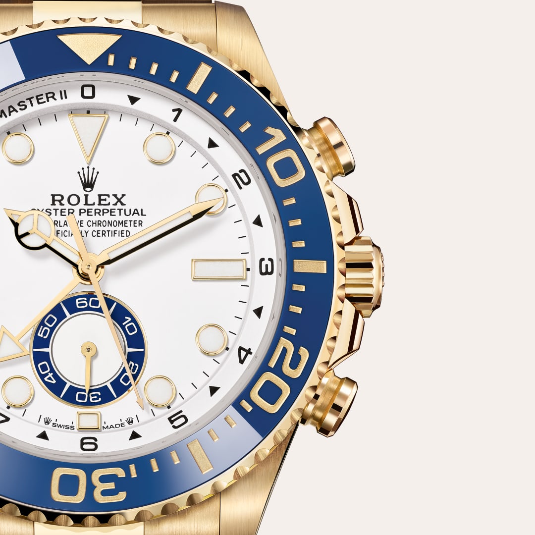 Rolex cuenta con su propia fundición, lo que le ha permitido crear aleaciones de oro de 18 quilates de la más alta calidad. Según la proporción de plata, cobre, platino o paladio, se obtienen diferentes tipos de oro de 18 quilates: amarillo, rosa o blanco. Son elaborados exclusivamente con los metales más puros y sometidos a las más meticulosas inspecciones en un laboratorio interno con tecnología puntera, antes de formar el oro y con la misma atención que se presta a la calidad. El compromiso de Rolex con la calidad empieza desde el origen.