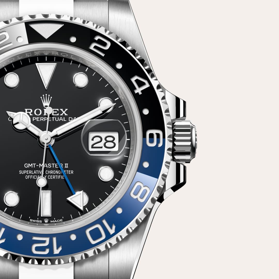 Rolex utiliza acero Oystersteel para las cajas de acero de sus relojes. Especialmente desarrollado por Rolex, el acero Oystersteel pertenece a la familia del acero 904L, las aleaciones más utilizadas en la alta tecnología y en las industrias química y aeroespacial, en las que la resistencia a la corrosión es esencial. El acero Oystersteel es extremadamente resistente, ofrece un acabado excepcional al ser pulido y conserva su belleza incluso en las condiciones más extremas.