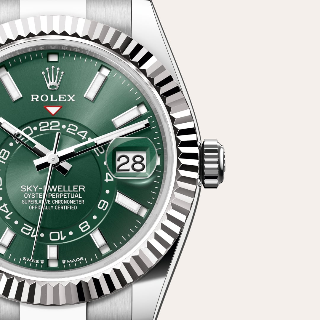 El oro es codiciado por su lustre y su nobleza. El acero afianza la fuerza y la fiabilidad. Juntos, combinan armoniosamente lo mejor de sus propiedades. Verdadera firma de Rolex, el Rolesor ha sido parte de los modelos Rolex desde principios de los años treinta y fue patentado como nombre en 1933. Es uno de los prominentes pilares de la colección Oyster Perpetual.