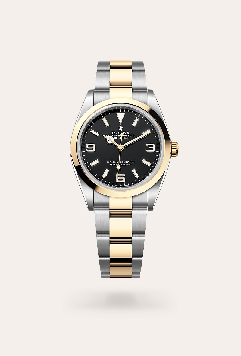 la esfera es el rostro distintivo de un reloj rolex, el mayor responsable de su identidad y legibilidad. los números 3, 6 y 9, característicos del modelo explorer, están rellenos de un material luminiscente, que emite un color azul de larga duración, igual que los índices y las agujas. como todos los relojes rolex, la esfera del explorer 36 está diseñada y manufacturada en nuestros talleres, principalmente a mano, para garantizar su perfección.