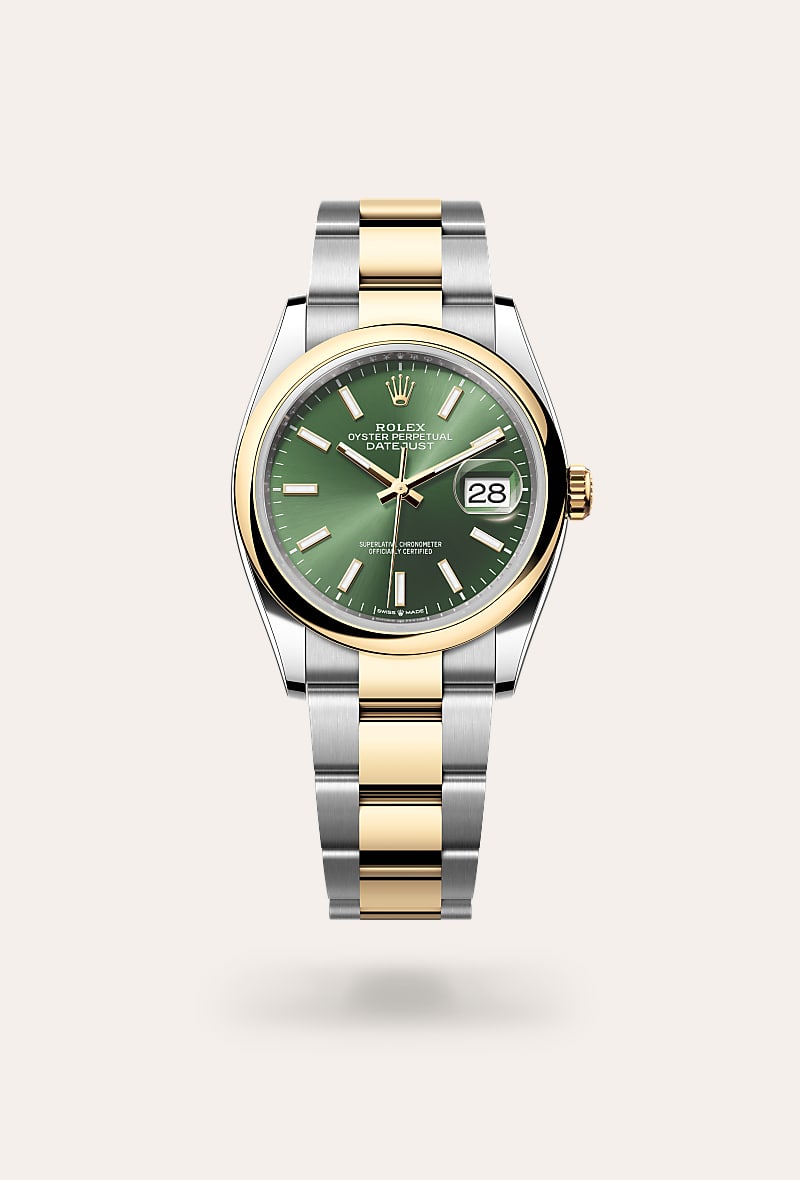 el acabado tipo sol crea delicados reflejos de luz en muchas esferas de la colección oyster perpetual. se obtiene utilizando técnicas magistrales de cepillado que crean surcos que salen del centro de la esfera. la luz se difunde constantemente a lo largo de cada grabado, creando un sutil brillo característico que se mueve según la posición de la muñeca. una vez completado el acabado tipo sol, el color de la esfera se aplica mediante pvd (physical vapour deposition) o galvanoplastia. una ligera capa de barniz le da a la esfera su aspecto final. 